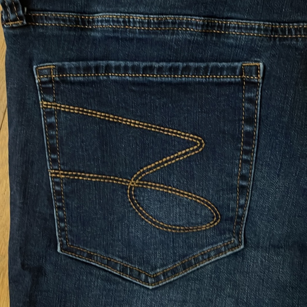 Seven7 Blue Jean Weekend Shorts SZ 16 Perfect Stretch Zip Up. Like New. - Picture 5 of 8